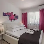 Paula